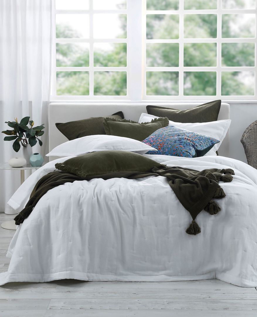 MM Linen Laundered Linen Bedspread Set. Extras - Lodge Pillowcases - Tassel Pillowcases - White image 1